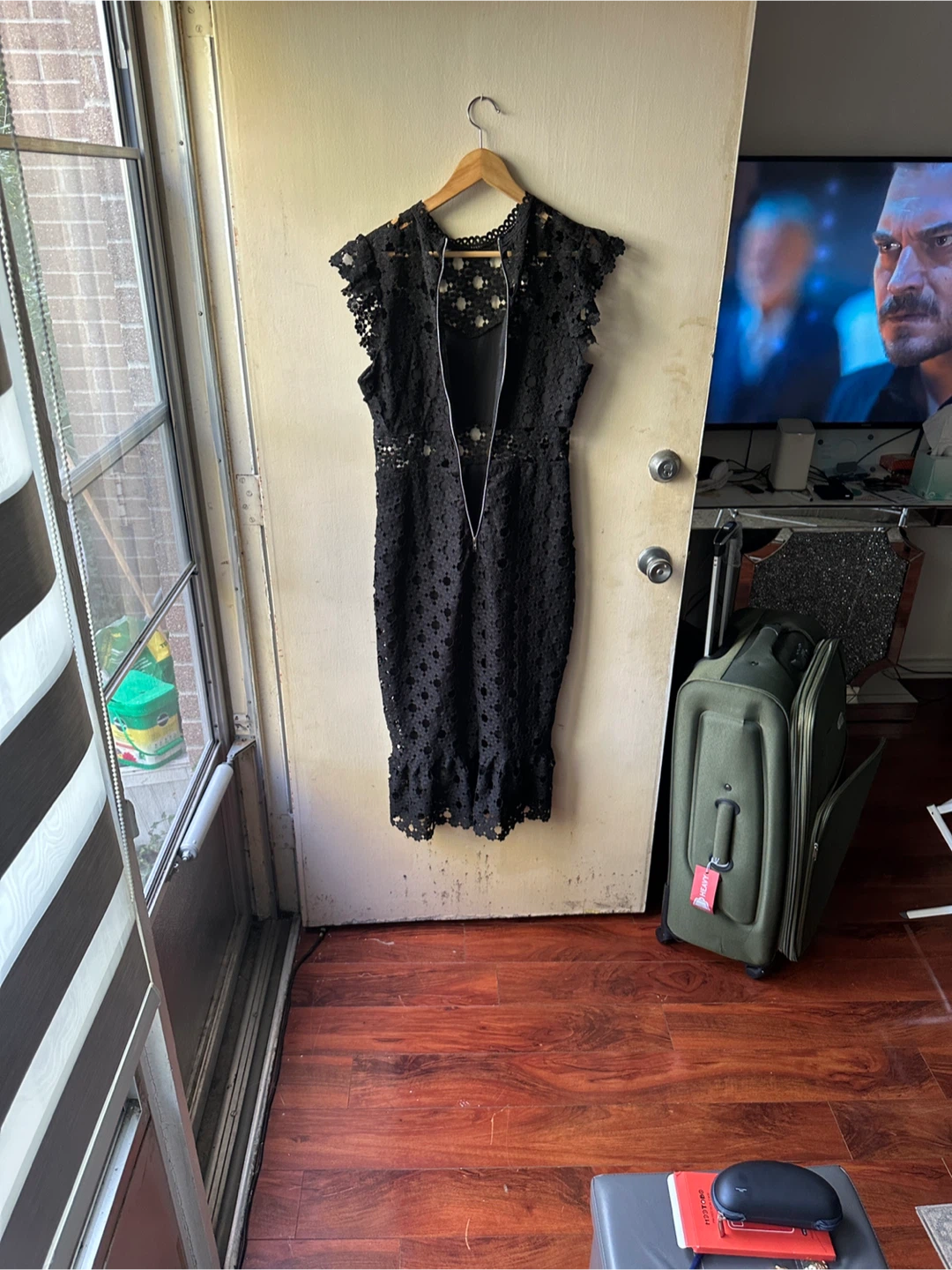 Chelsea Black Lace Dress - photo 3