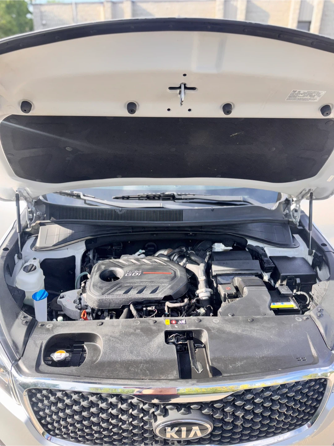 Silver Kia Sorento SUV - photo 4