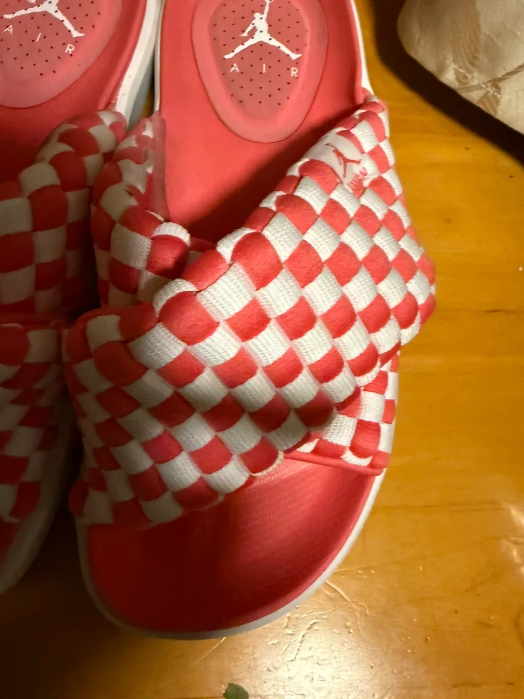 Michael Jordan slippers size 10 woman image indicator(2)