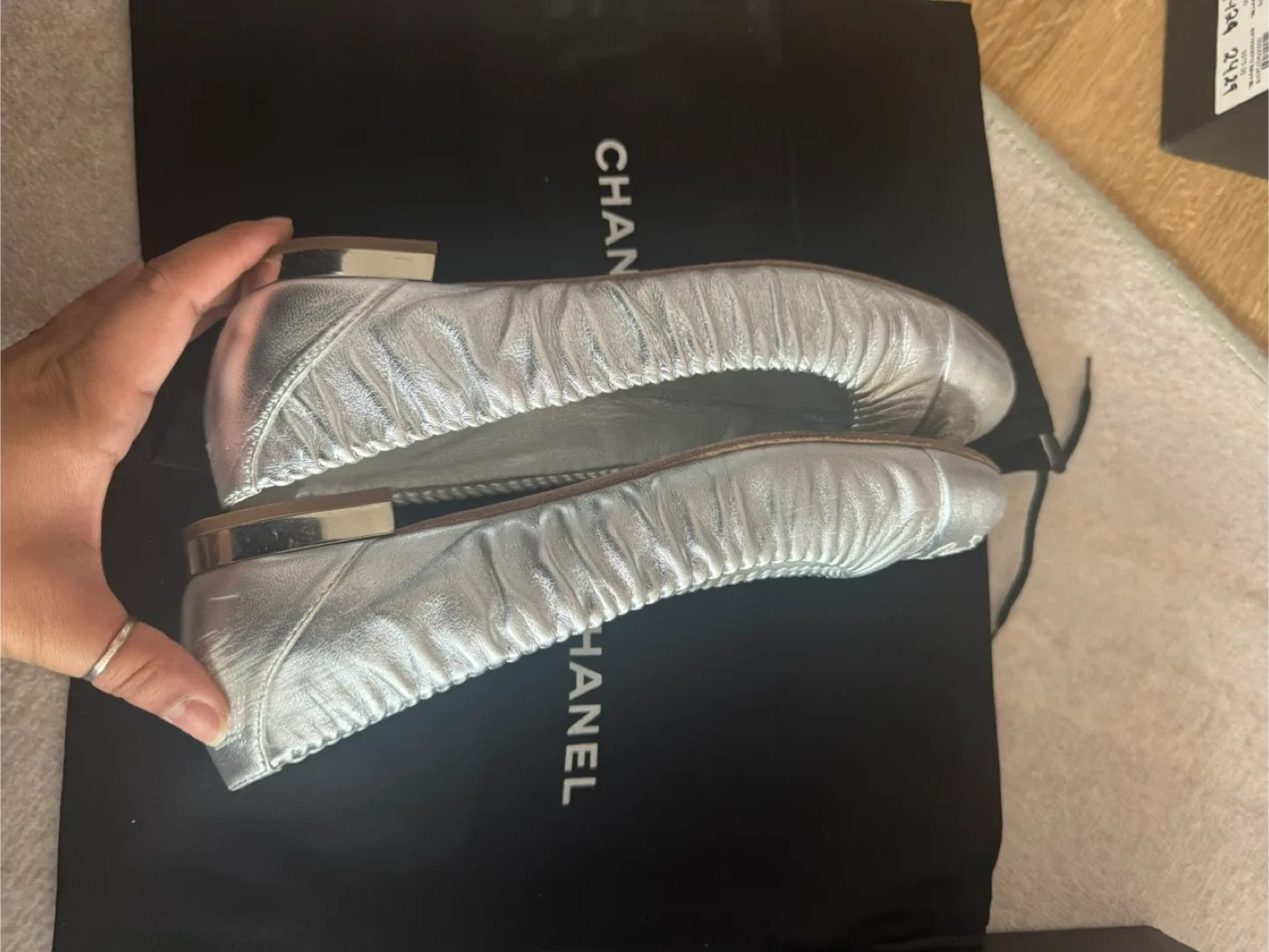 Chanel Silver Ballet Flats - Size 39 🥕 image indicator(4)