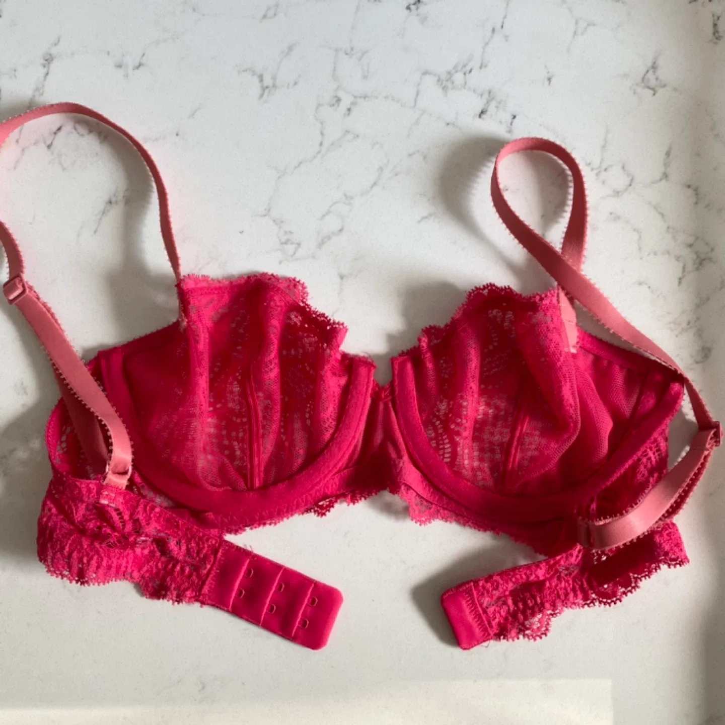 Calvin Klein - Hot Pink Lace Underwire Bra image indicator(3)