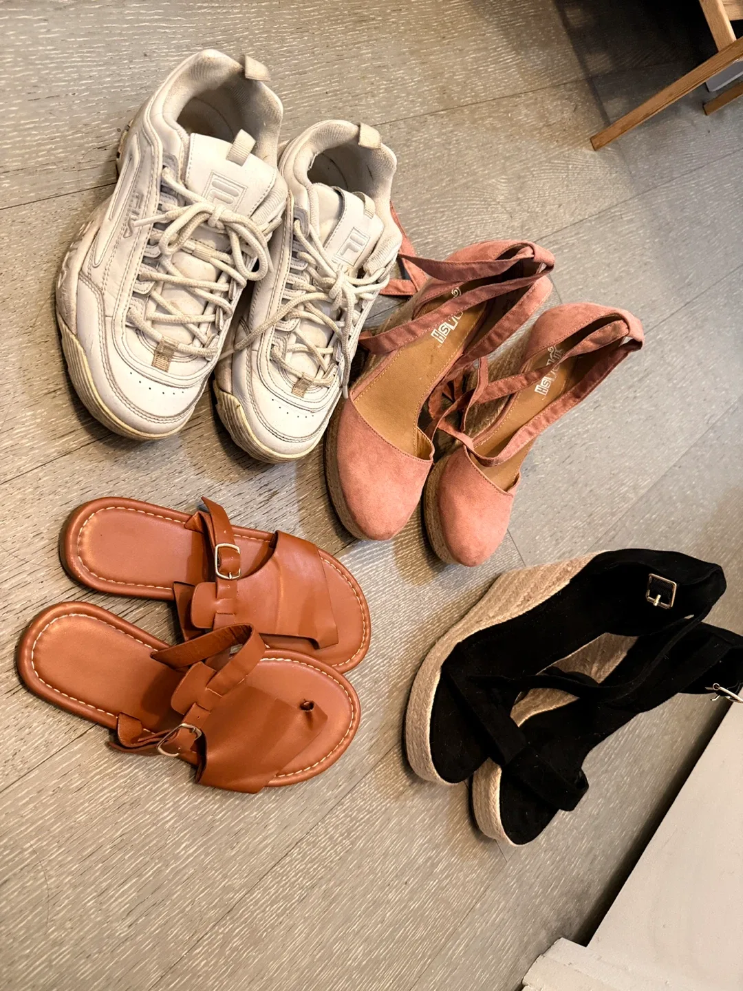 Assorted Women's Shoes (4 pairs) image indicator(2)