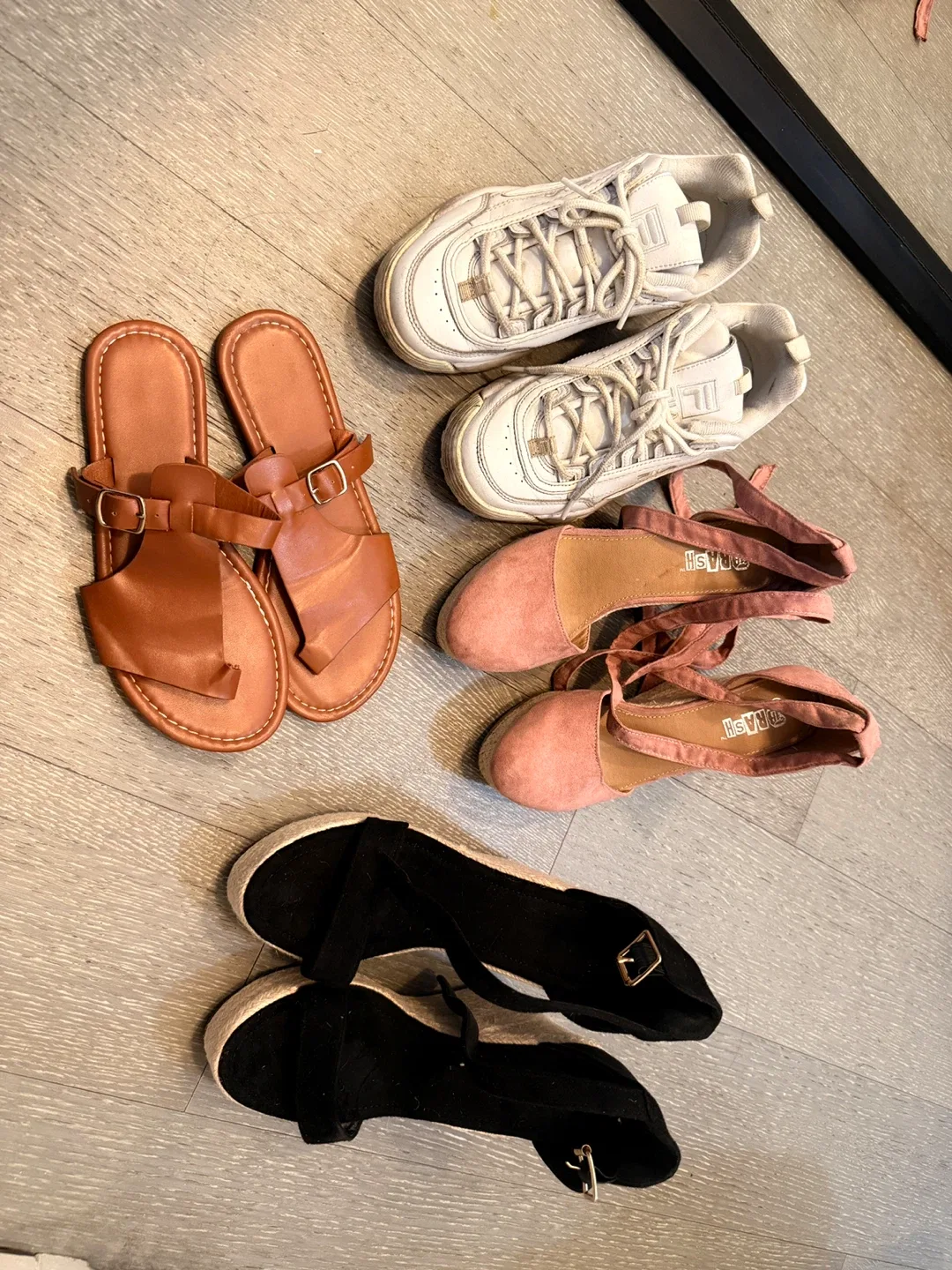 Assorted Women's Shoes (4 pairs) thumbnail