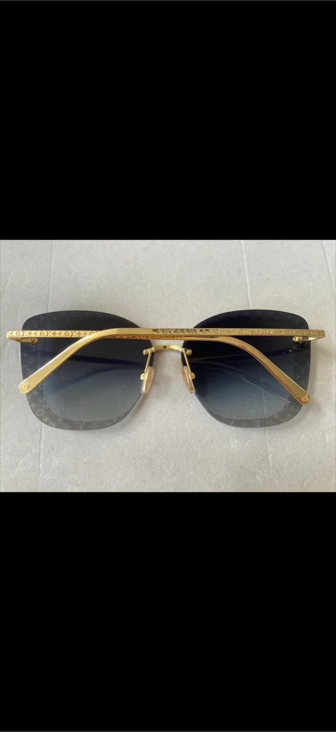 Louis Vuitton Sunglasses image indicator(3)