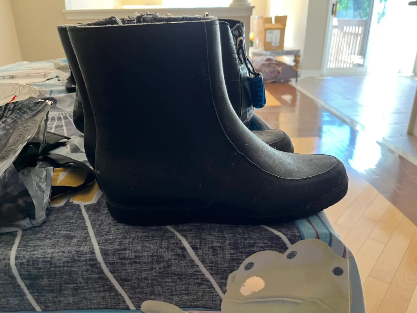 snow boots Black Rain Boots, Size Unknown thumbnail