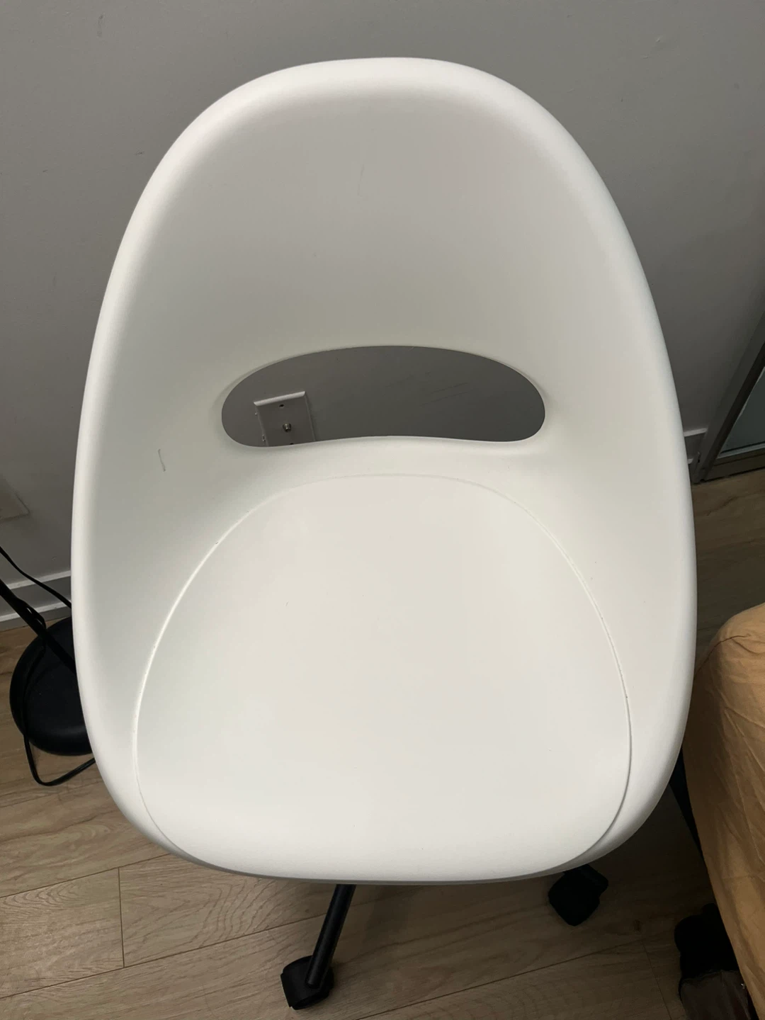 White swivel Chair