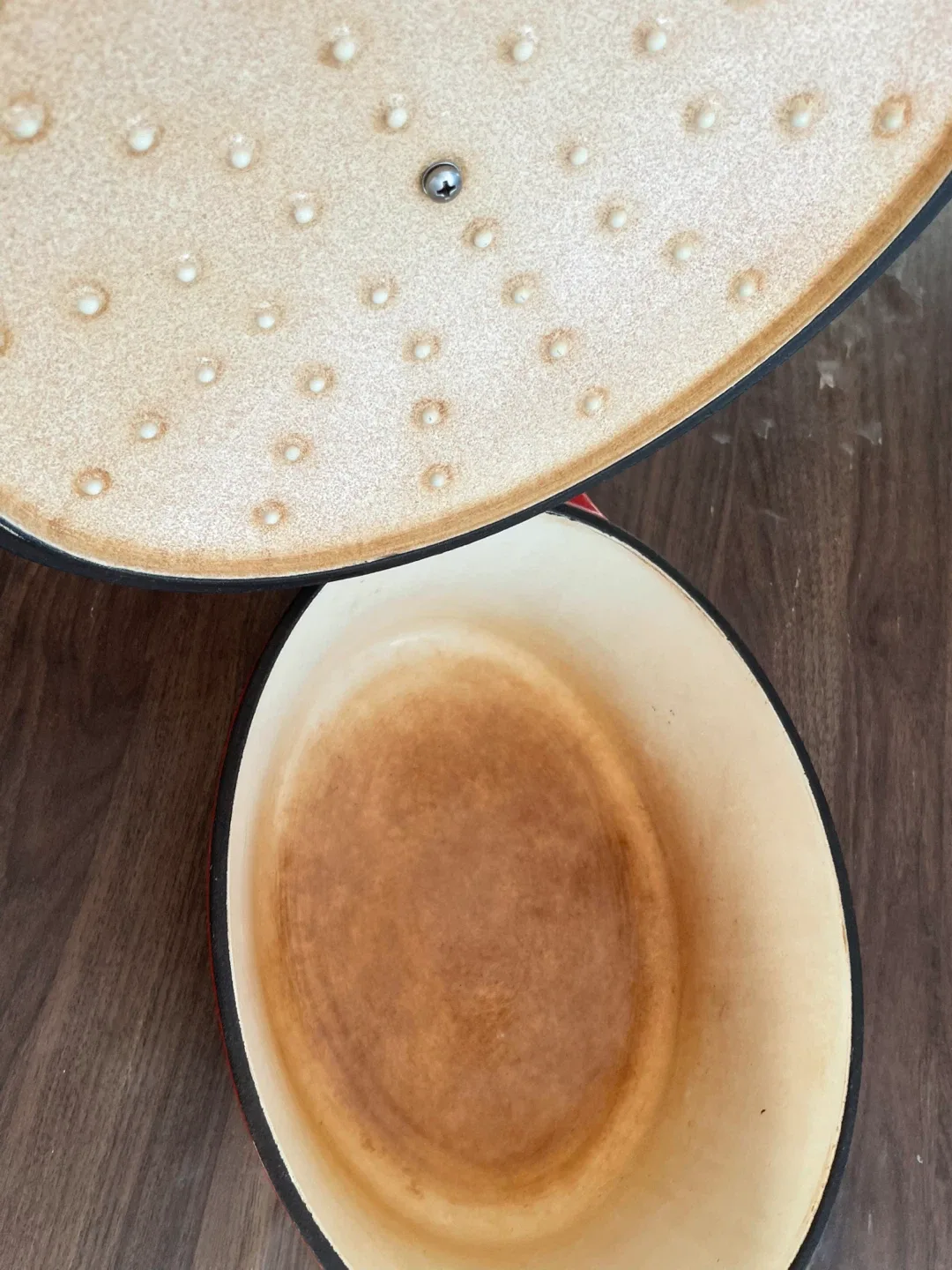 Large Red Dutch Oven image indicator(6)