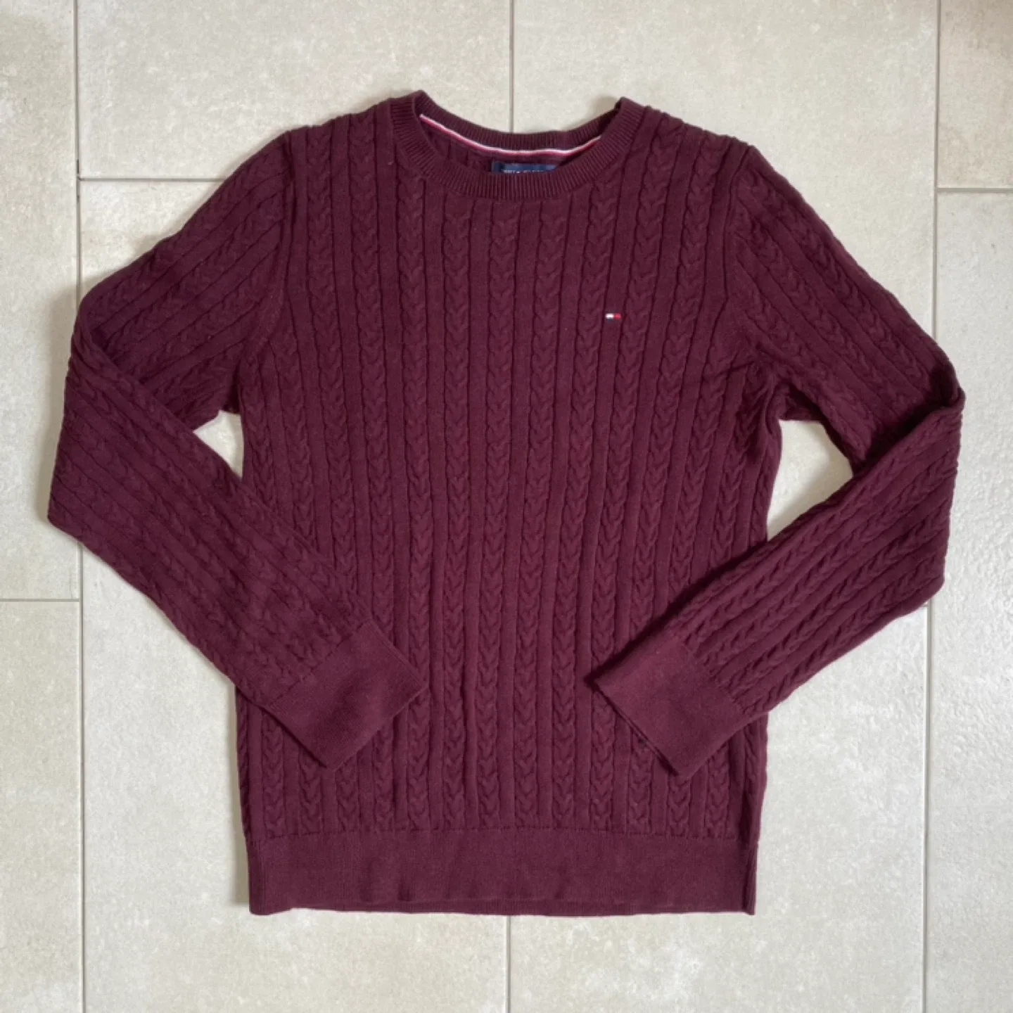 Women’s Tommy Hilfiger Sweater - Size M image indicator(2)