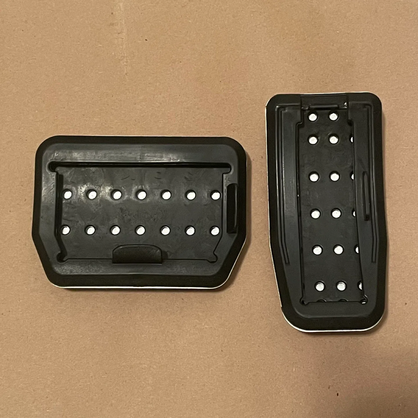 Tesla Model 3/Y Performance Pedal Covers image indicator(4)