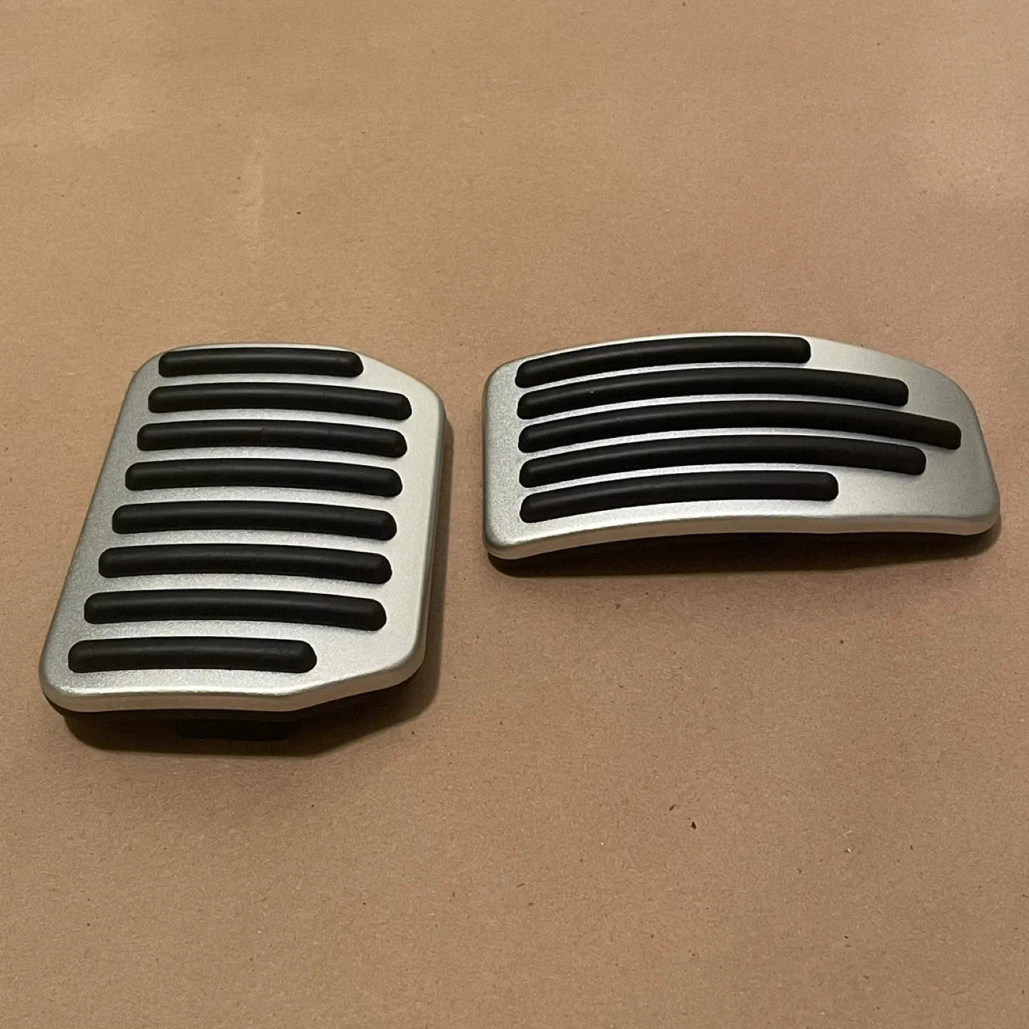 Tesla Model 3/Y Performance Pedal Covers image indicator(2)
