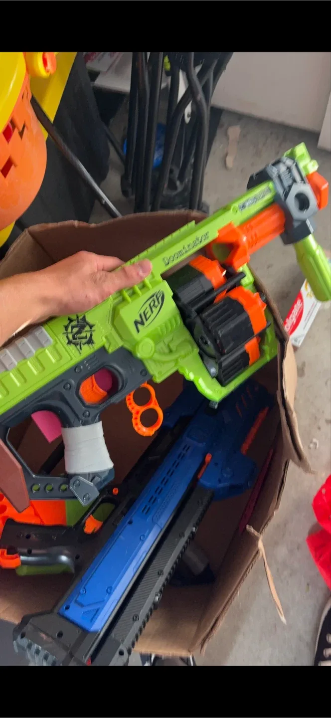 Nerf Guns Lot - Assorted Styles image indicator(6)