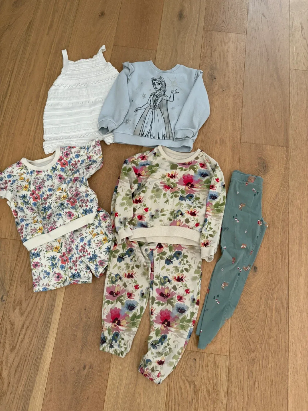 Girls 5T clothing bundle thumbnail