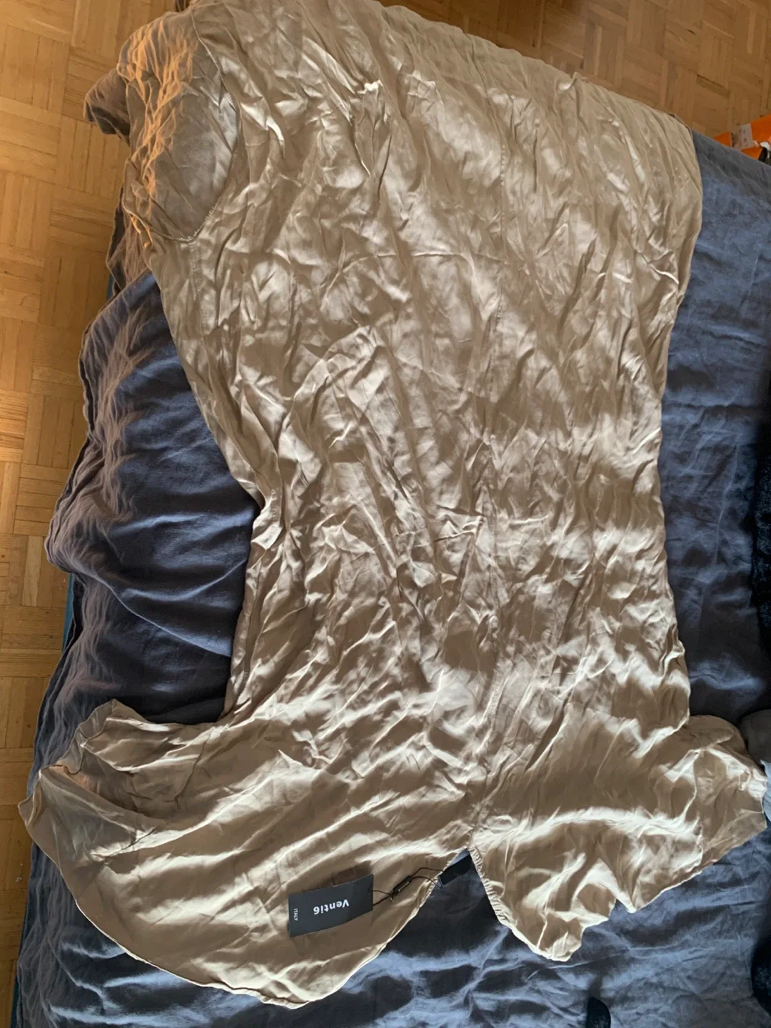 Ventis Champagna Top - Size S thumbnail