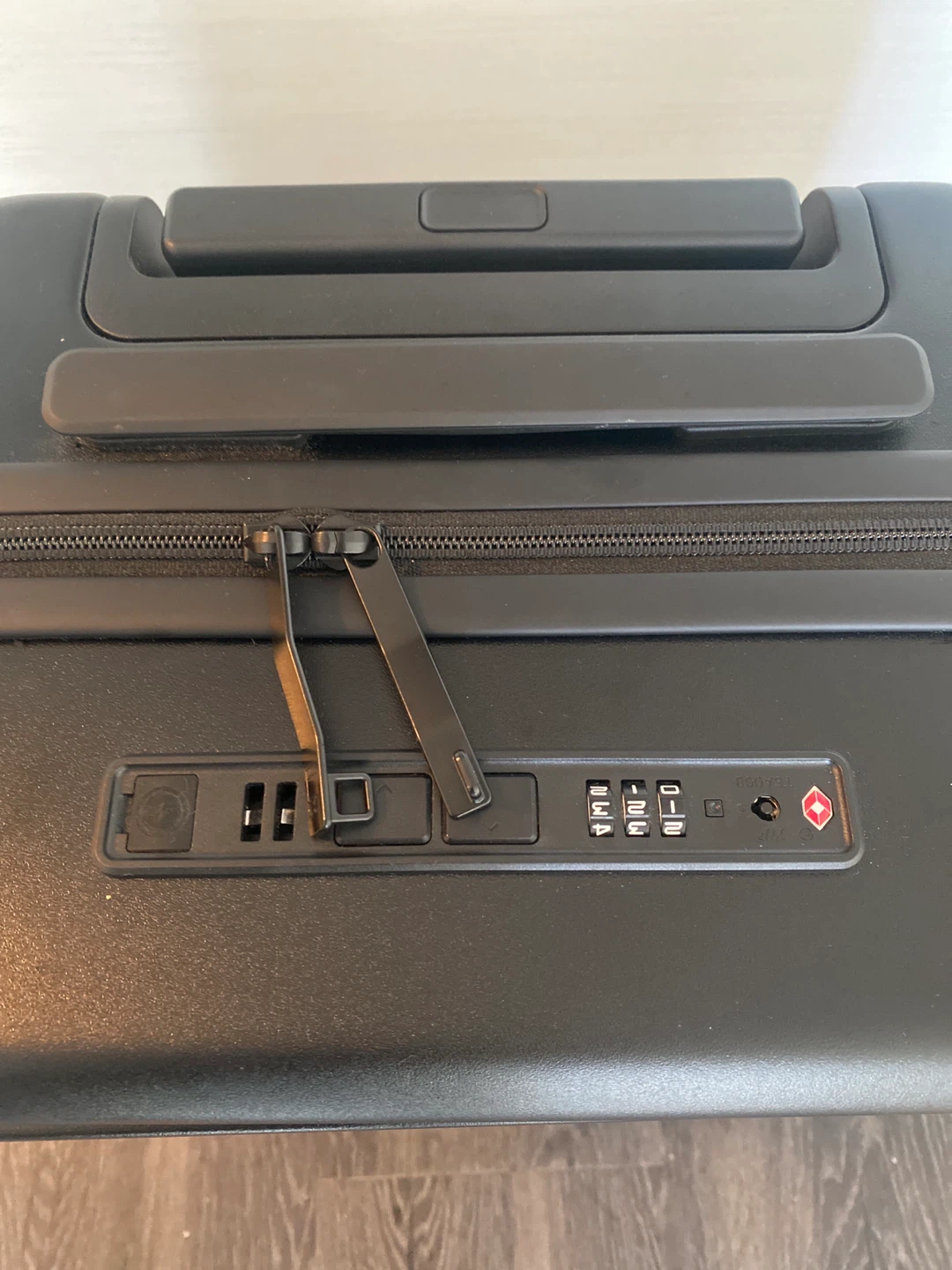 LEVEL8 Carry-On Luggage - Black - photo 3