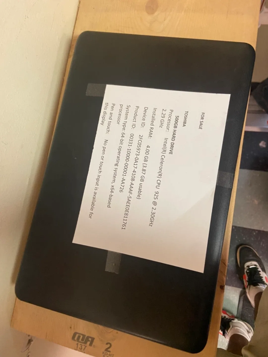 Toshiba Satellite Laptop - black thumbnail
