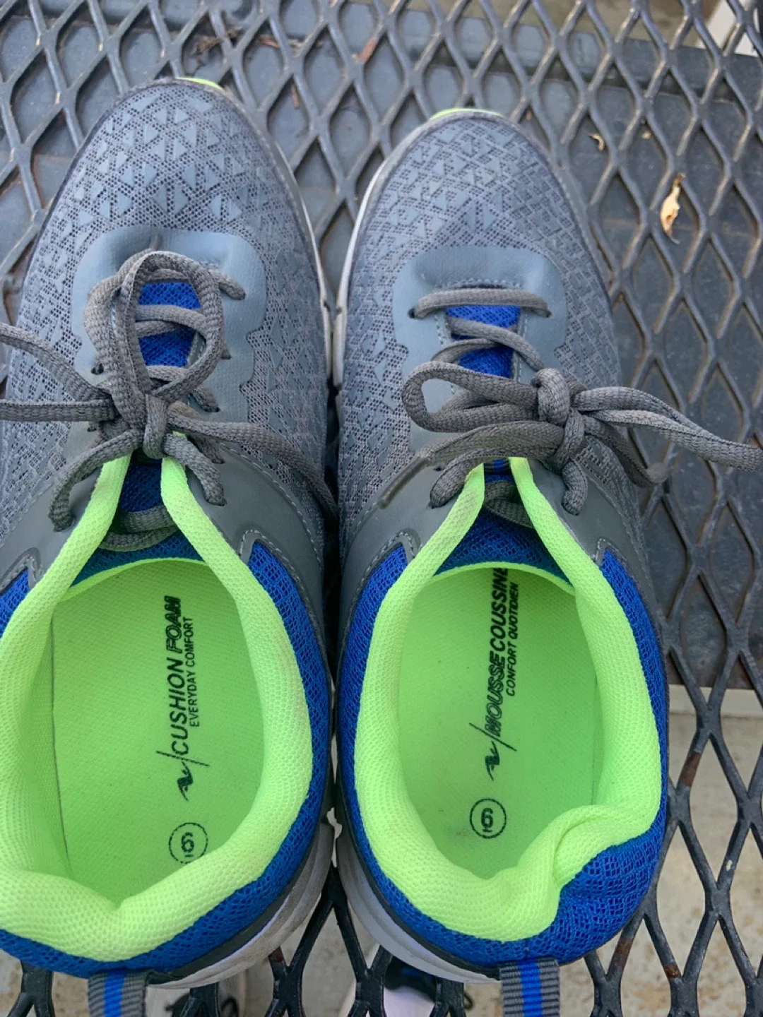 Athletic Works Size 6 Grey & Blue Runners thumbnail