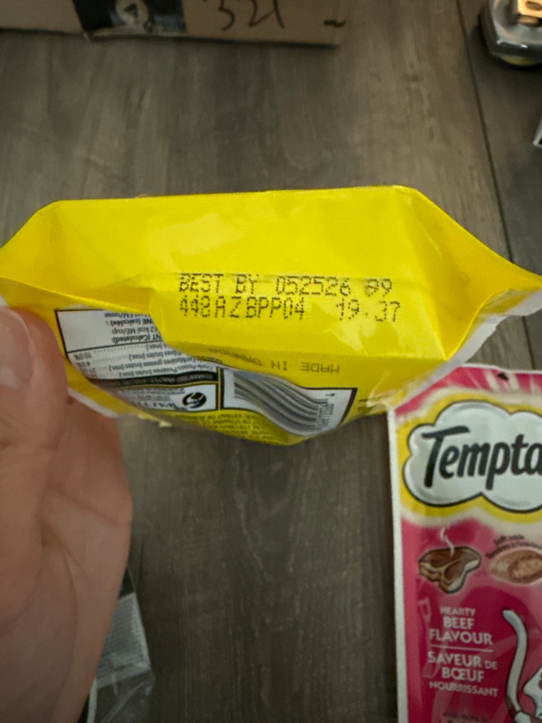 Cat Treats + food (Temptations & Sheba) - photo 2