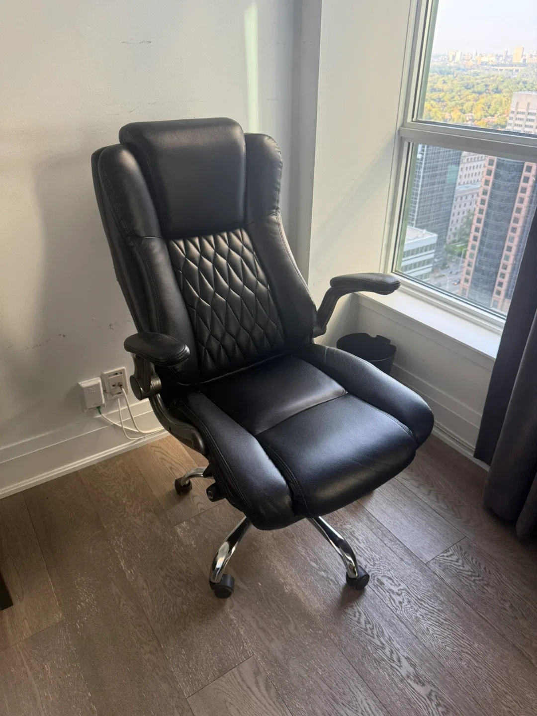 Black Leather Executive Office Chair thumbnail