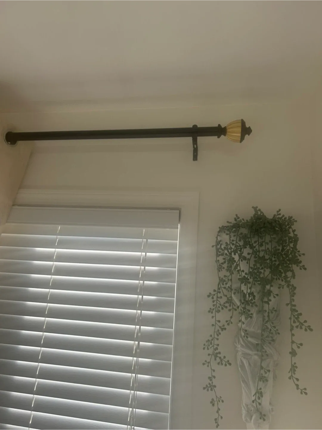 Curtain Rod - dark brown and Gold image indicator(3)