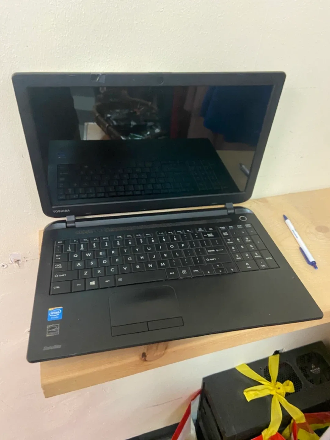 Toshiba Satellite Laptop - thumbnail