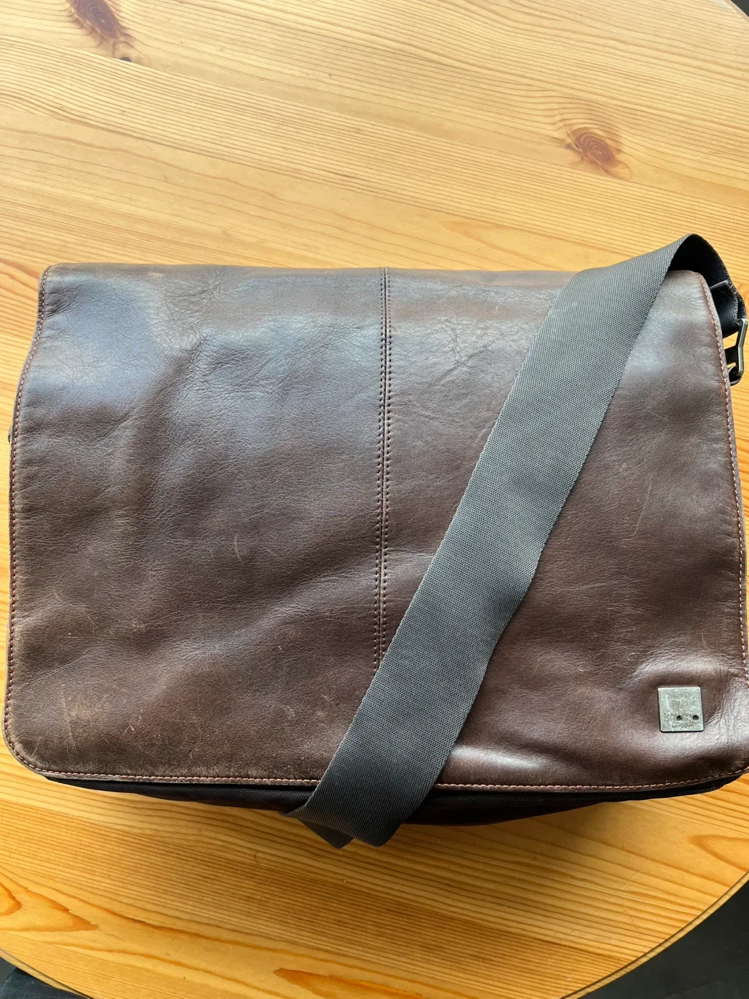 Brown Leather Messenger Bag ON SALE - Moving Out Sale! ✈️✈️ thumbnail