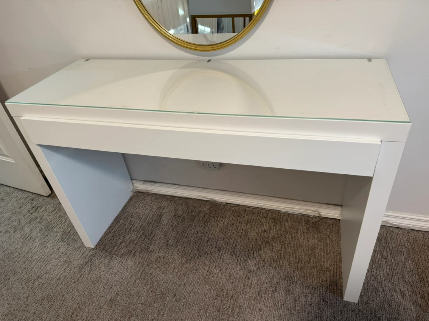 White Vanity Table with Mirror