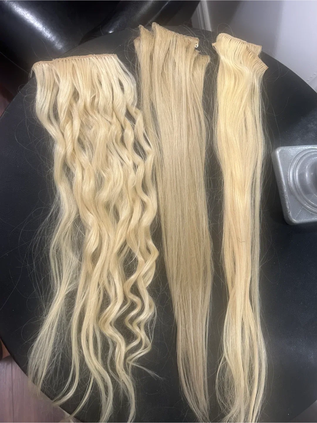 Blonde Clip-in Hair Extensions thumbnail