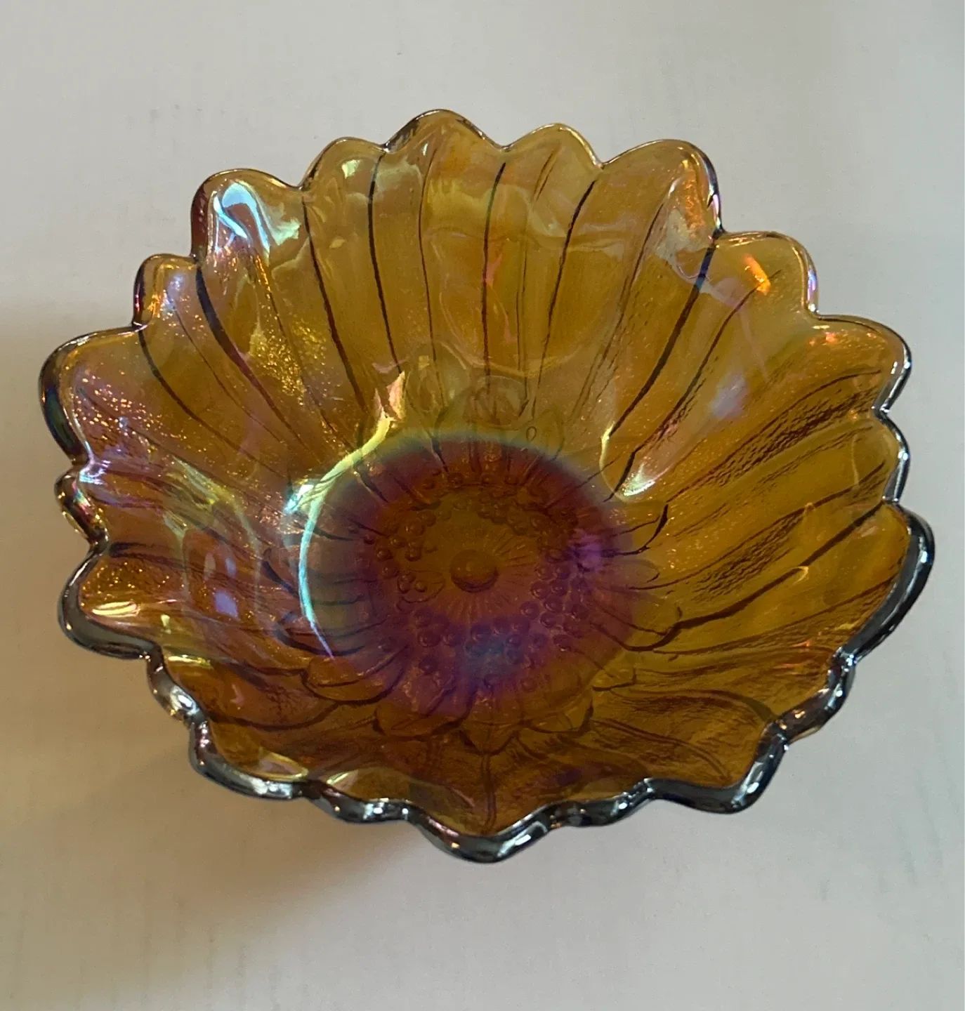 Vintage Carnival Glass Bowl thumbnail