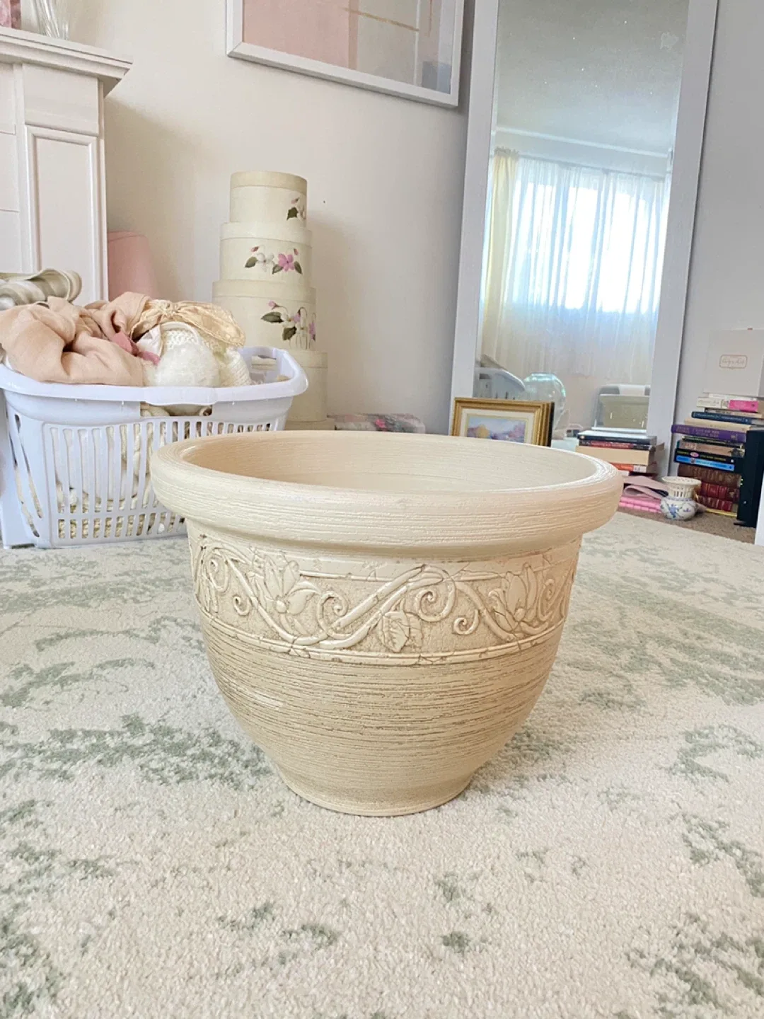 Large plastic Garden Pot thumbnail