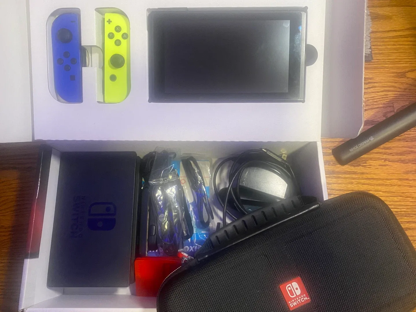 Nintendo Switch Console with Accessories image indicator(3)