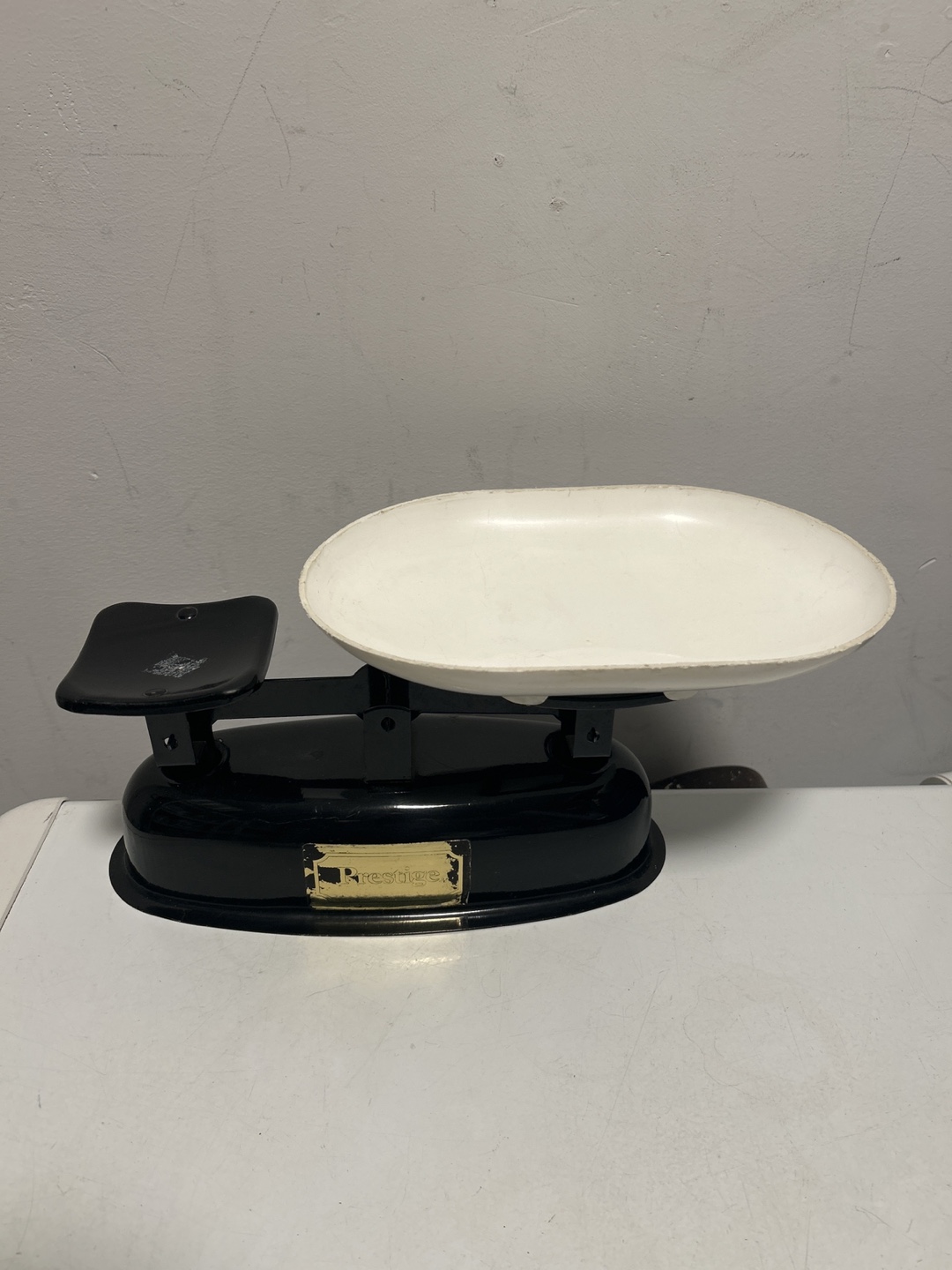 Vintage Prestige Kitchen Scale - Black & White
