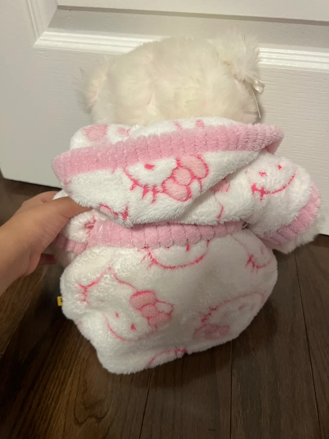 LIMITED EDITION Build-A-Bear White Teddy with Hello Kitty Robe image indicator(3)
