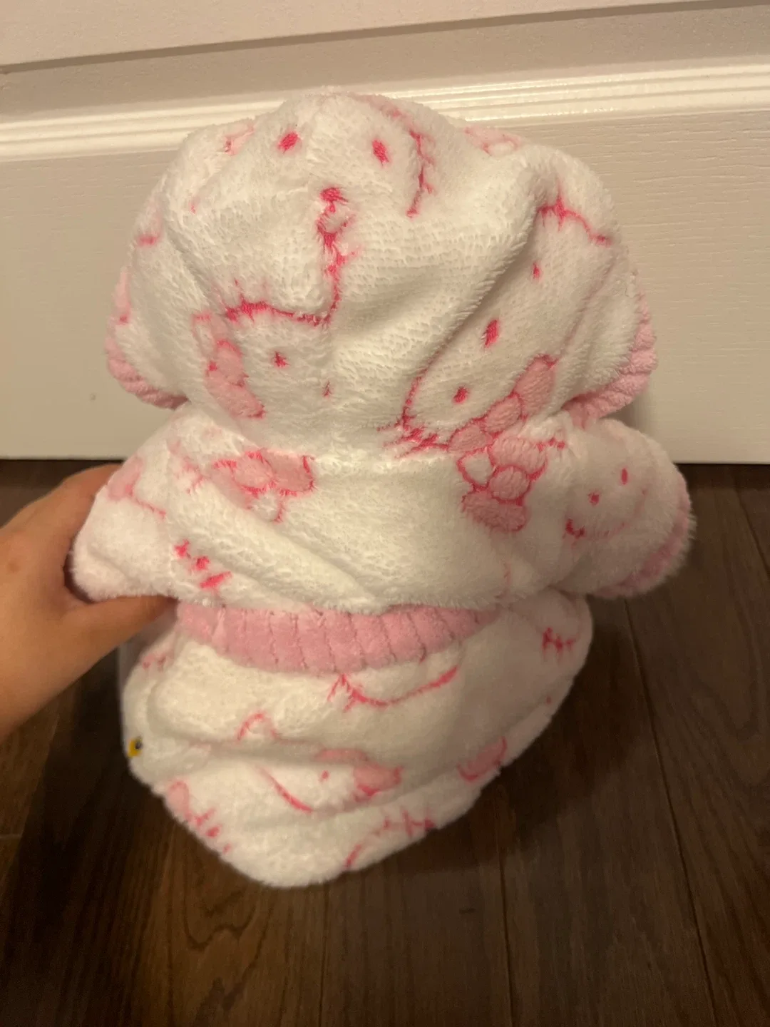 LIMITED EDITION Build-A-Bear White Teddy with Hello Kitty Robe image indicator(4)