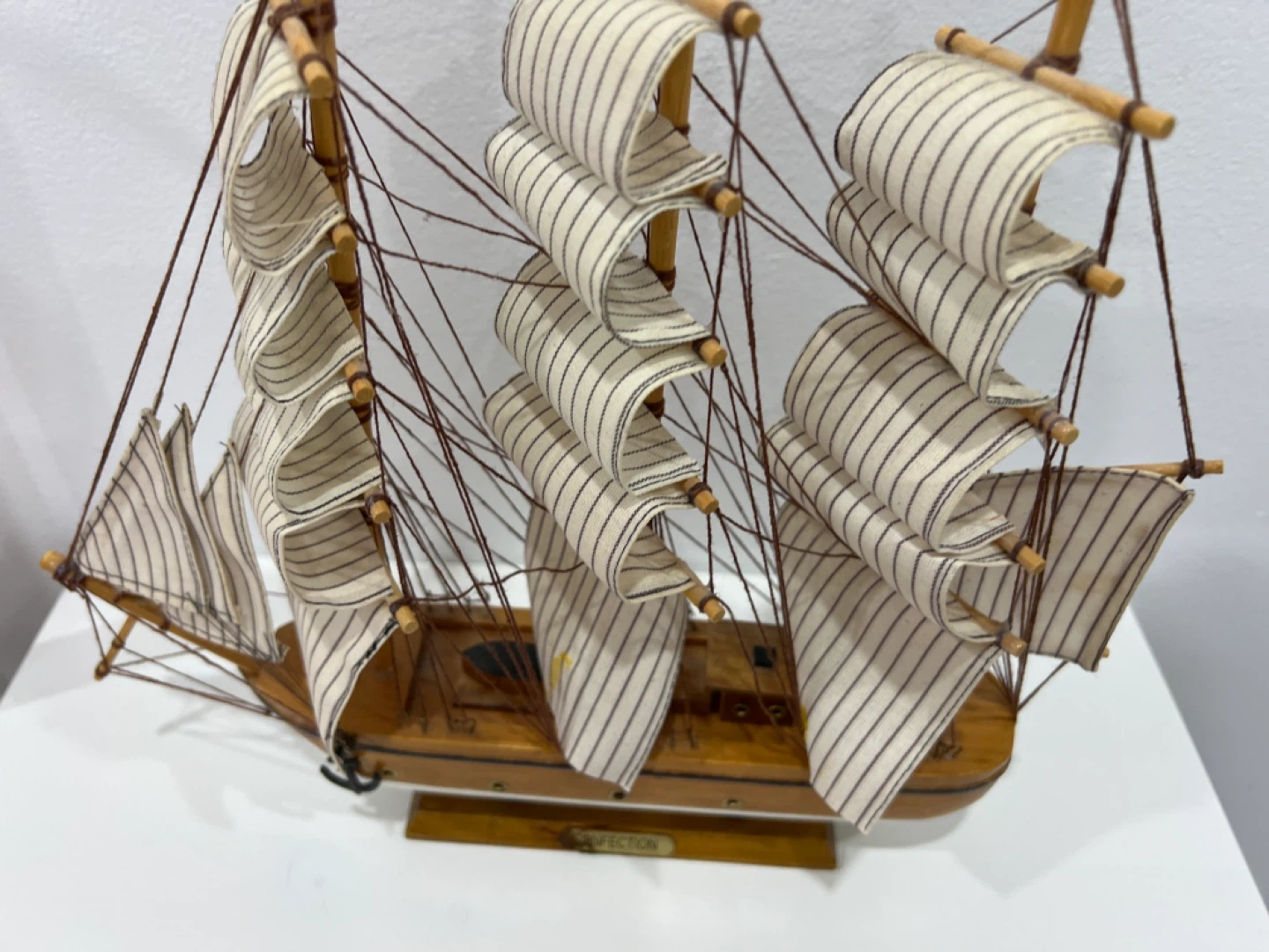 Confection Model Sailboat - photo 2