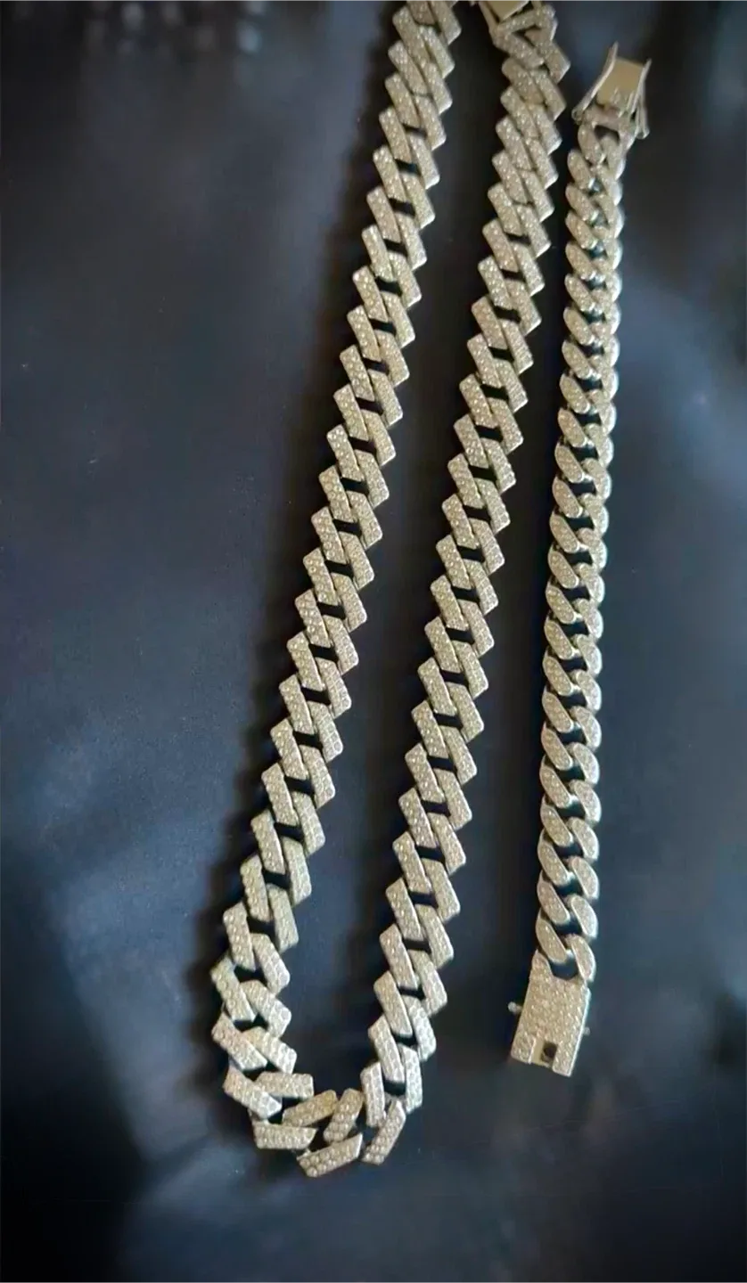 Cuban Link Chain - Silver image indicator(7)