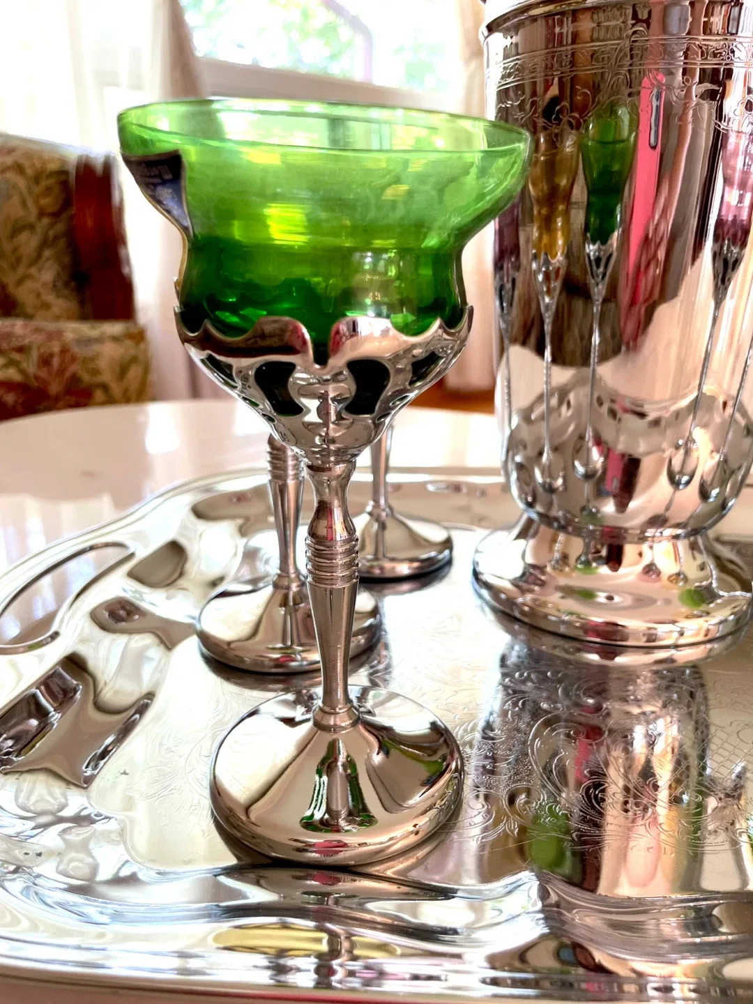 Cocktail Shaker Set with 6 Glasses & Tray  🎄🎁 image indicator(2)