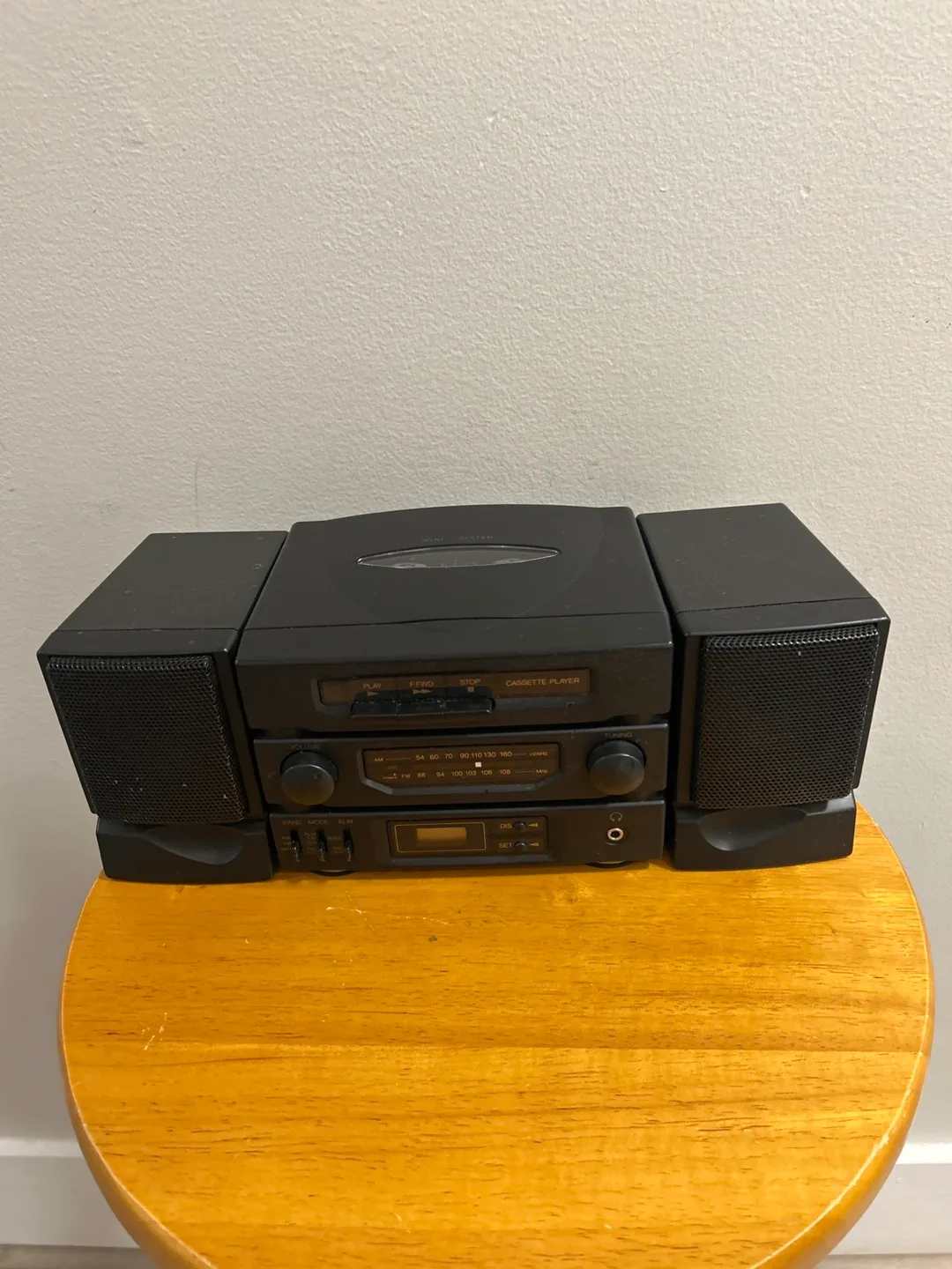 Mini Cassette Player/ radio with Speakers thumbnail