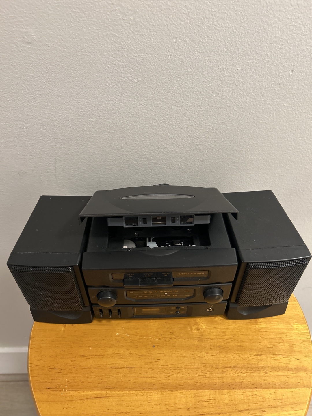 Mini Cassette Player/ radio with Speakers - photo 2