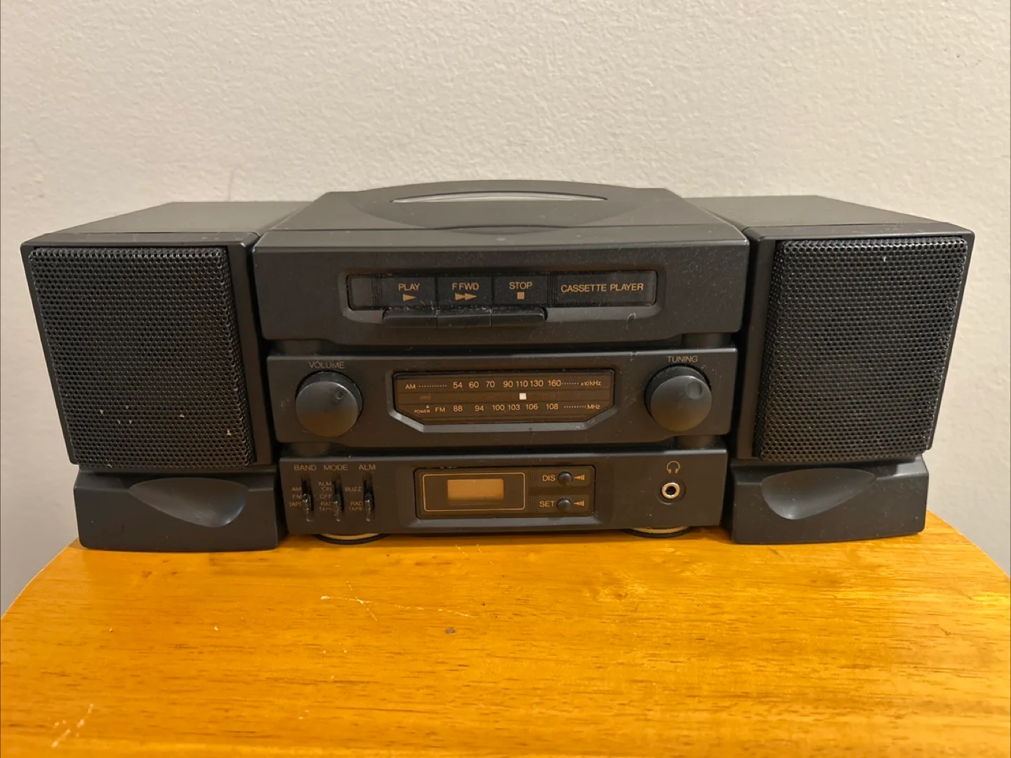 Mini Cassette Player/ radio with Speakers image indicator(7)