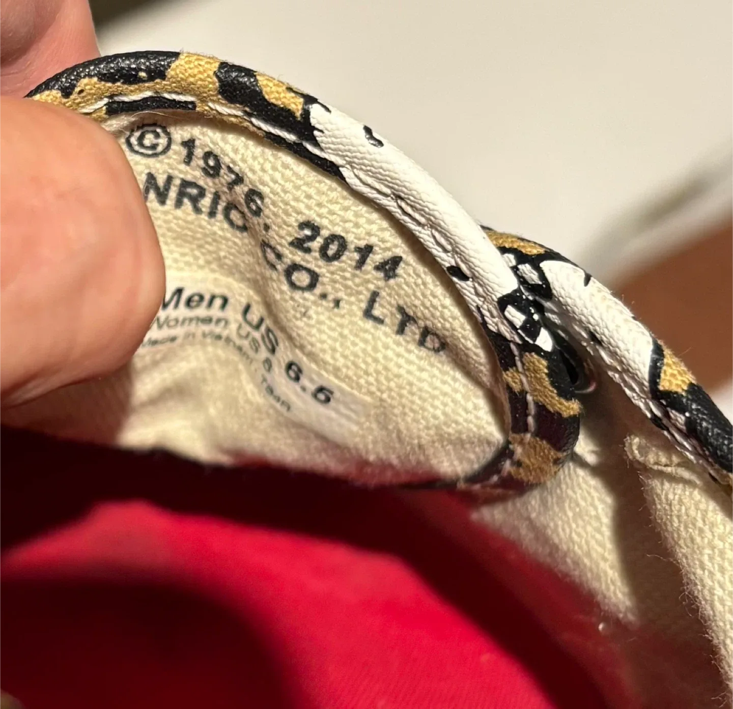 Vans x Hello Kitty Leopard Print Shoes - Women's Size US 8 image indicator(5)