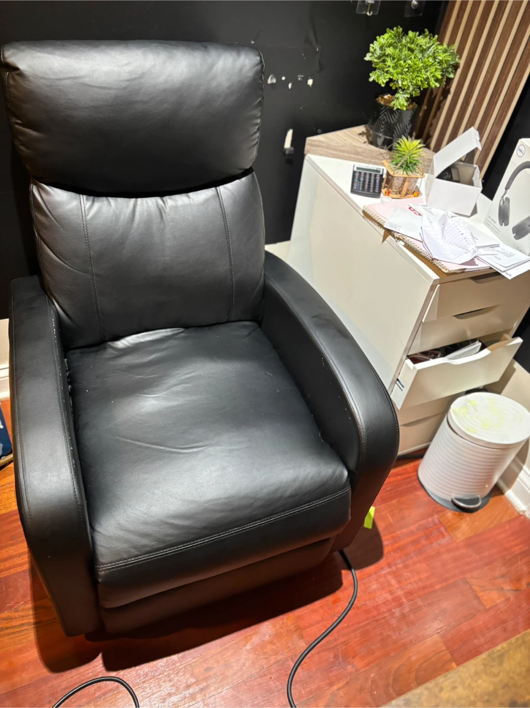 Black Leather Recliner Chair - photo 2