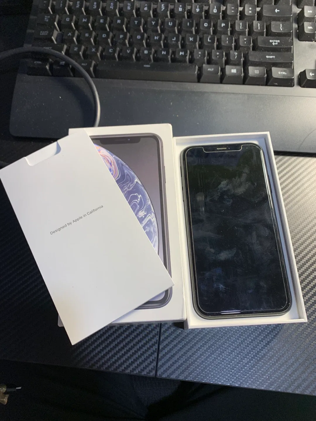 iPhone XR 64GB - Black image indicator(2)