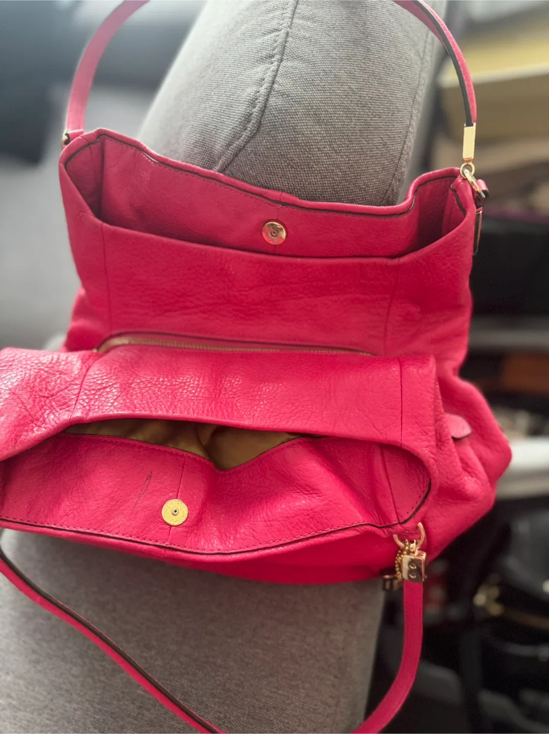 Coach Pink genuine Leather Shoulder Bag image indicator(3)