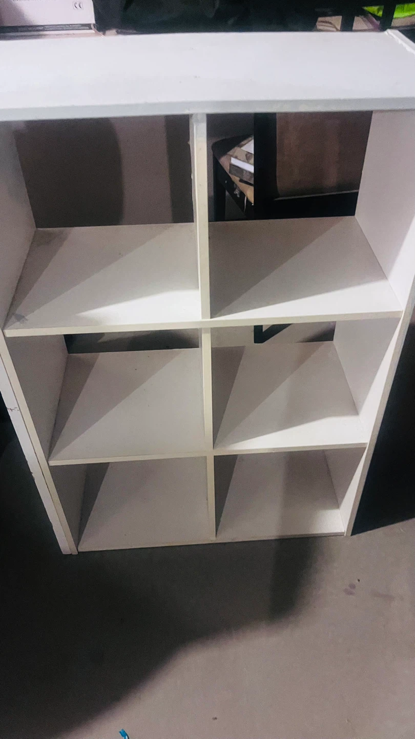 White 6-Cube Storage Shelf (23x21 inches)