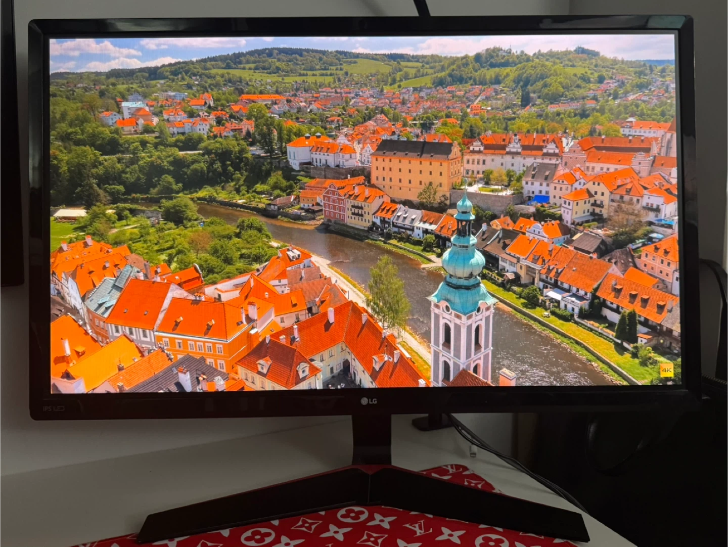 Full HD LG 27 inch Monitor 75Hz HDMI/DP/VGA