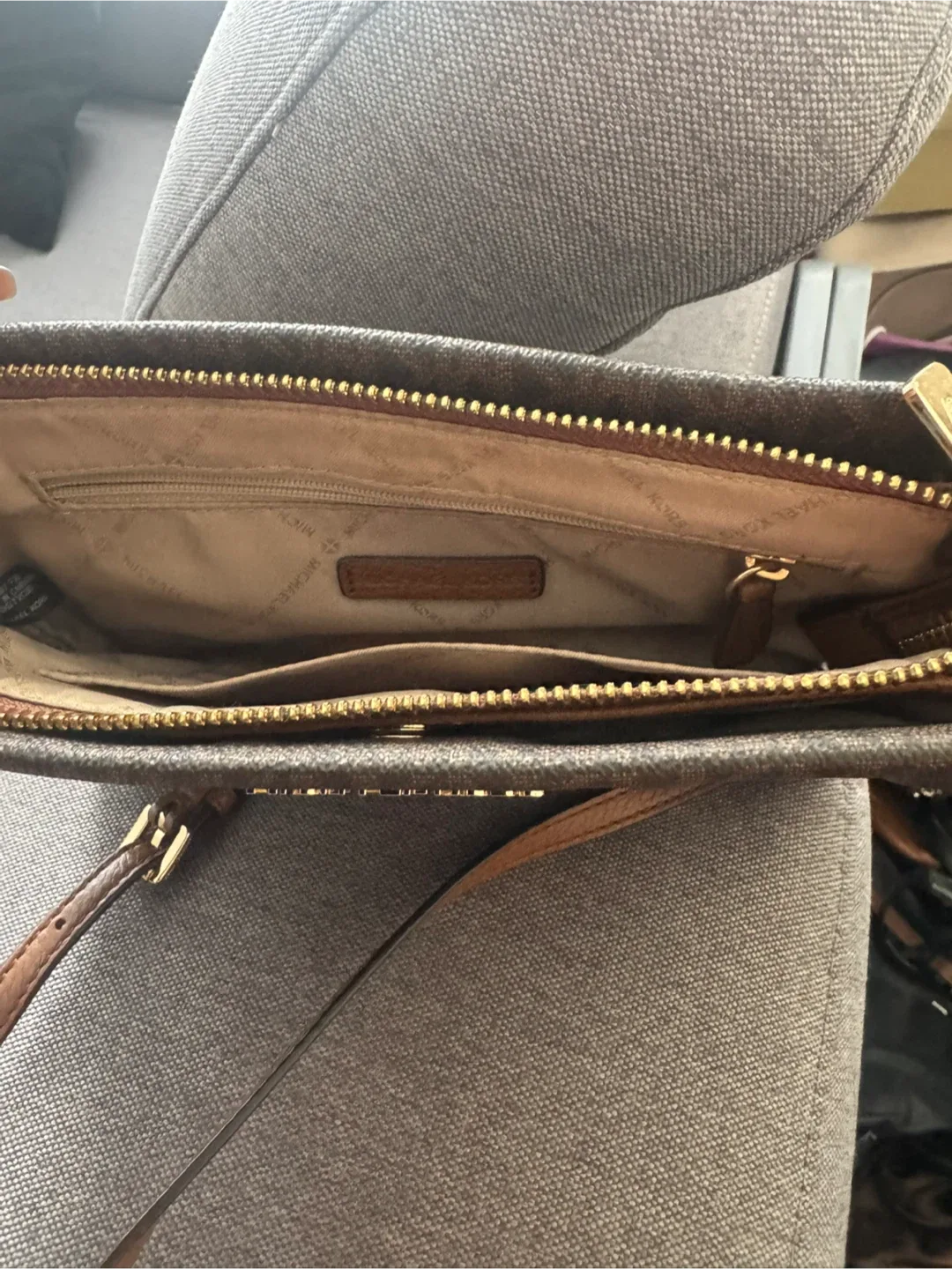 Michael Kors Brown Crossbody Bag image indicator(2)