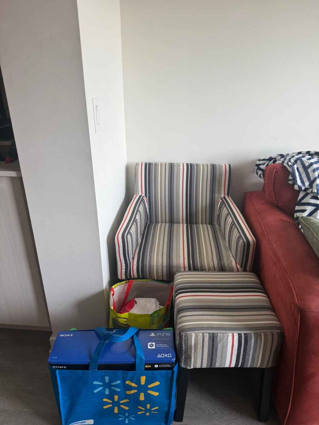 red velvet sofa with cushions and cover great condition - photo 2