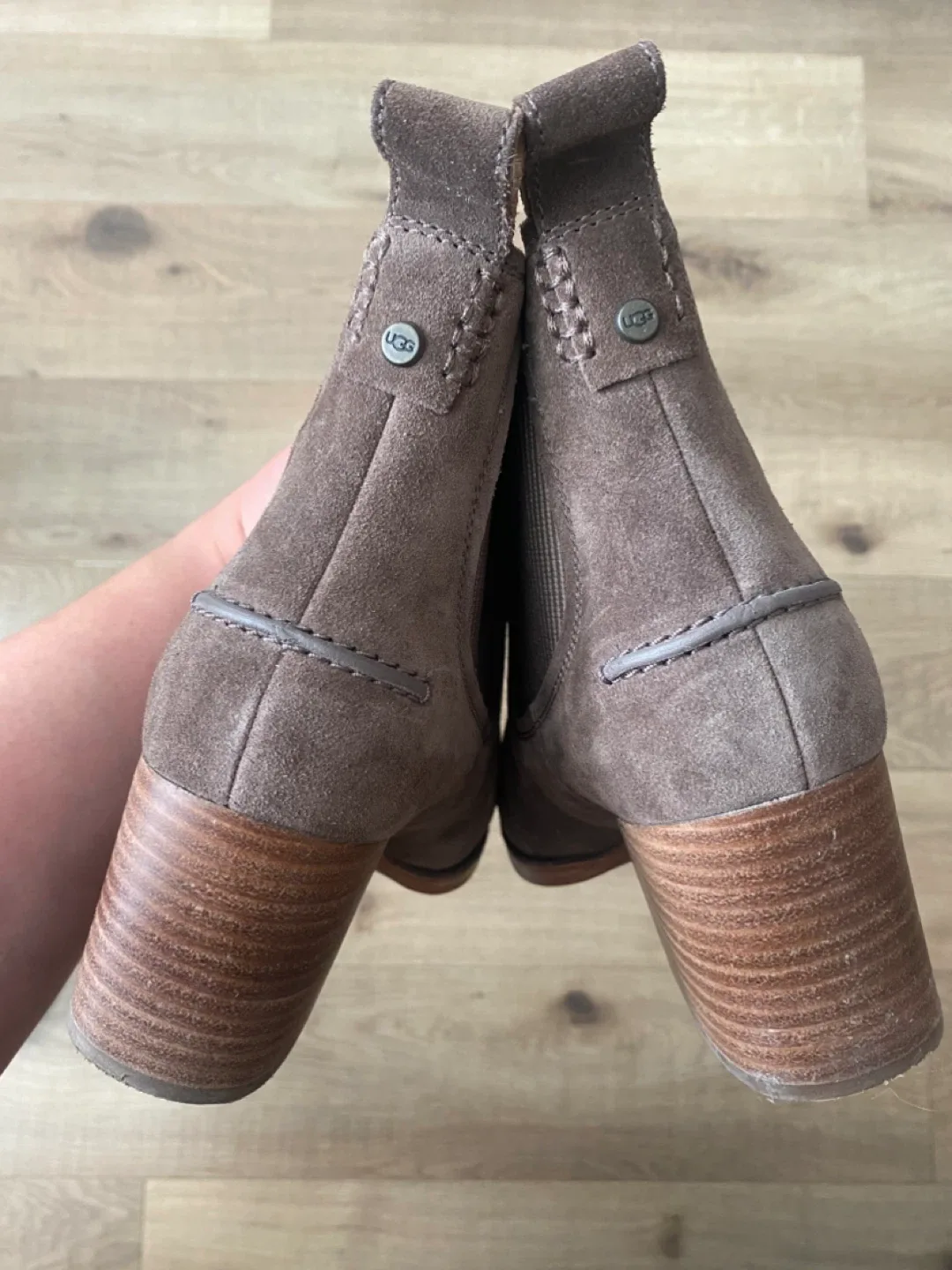 UGG Faye Brown Gray Suede Chelsea Boots Women’s Size 9 image indicator(3)