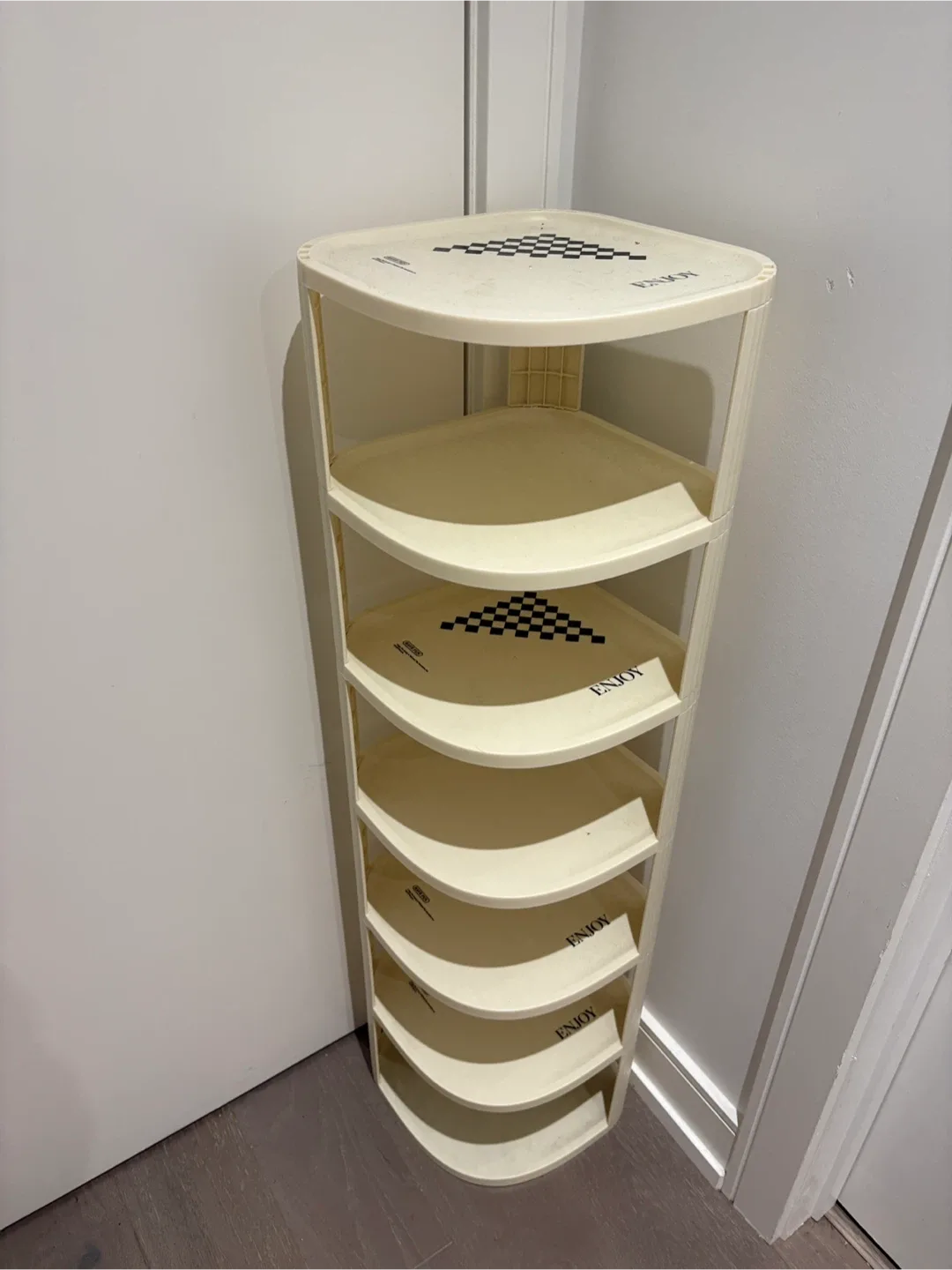 Corner Shelf Unit thumbnail