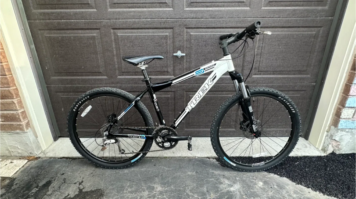Trek 6 Series Mountain Bike - White/Black thumbnail